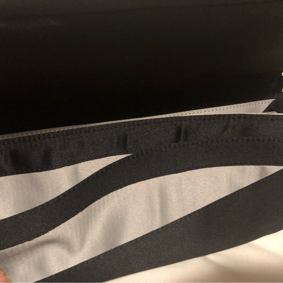 New White House Black Market Evening Clutch/Handbag - Picture 4 of 9